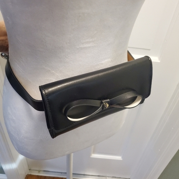 Kate Spade Cambodia Black Leather Beltbag, Retail $108, Classic - Picture 9 of 12